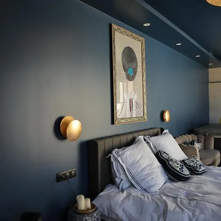 Li Li Et Rose - Suite Climatisee Avec Jacuzzi Privatif 4*