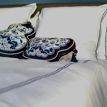 Li Li Et Rose - Suite Climatisee Avec Jacuzzi Privatif 4*