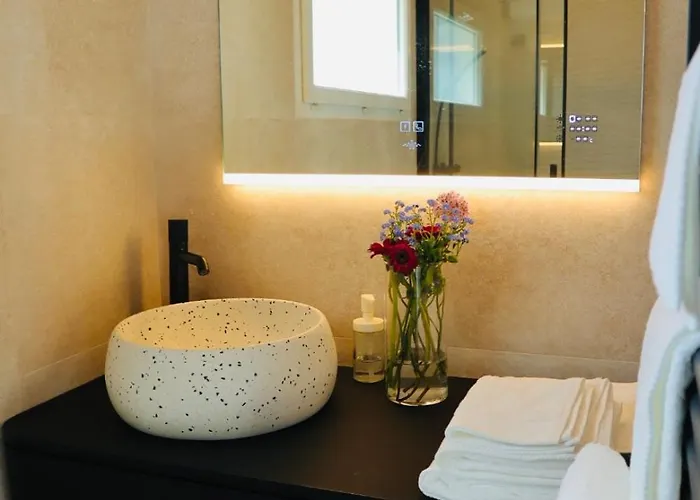 Penzion Li Li Et Rose - Avec Jacuzzi Privatif 4*