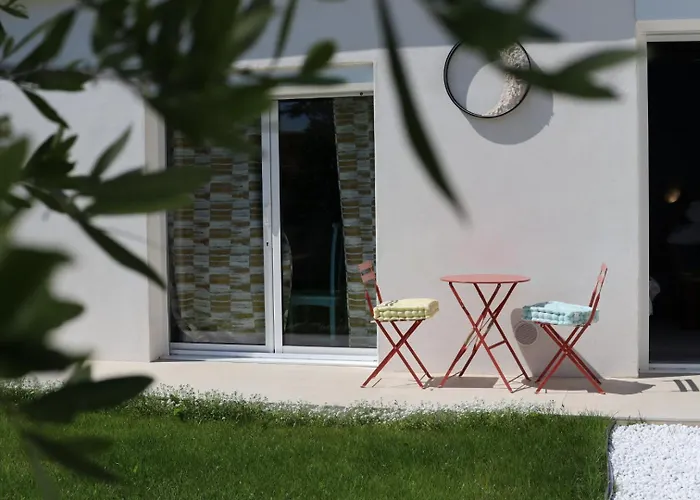 Penzion Li Li Et Rose - Avec Jacuzzi Privatif 4*